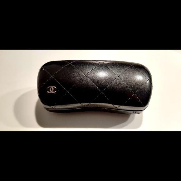 Chanel Butterfly Signature CC Sunglasses 5358-A Black - Picture 2 of 4